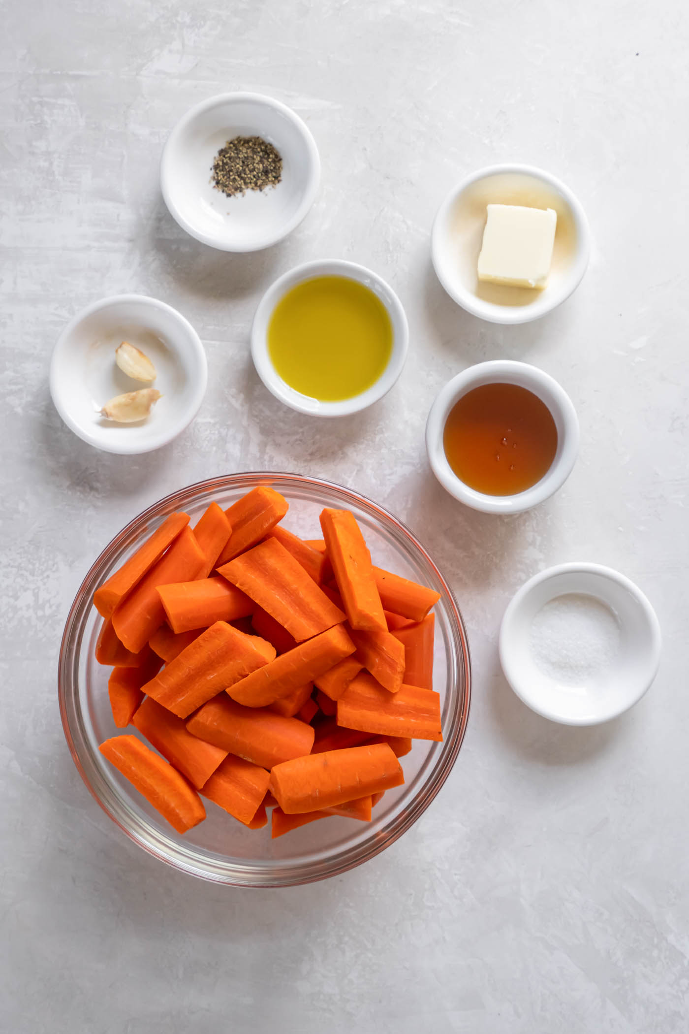 Ingredients for air fryer carrots recipe.