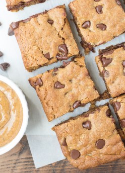 Almond Butter Oat Blondies. Soft and chewy cookie bars with a subtle caramel flavor! Gluten-free.