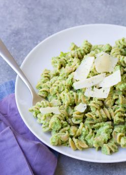 Nut-Free Broccoli Pesto Pasta. A healthy 30 minute dinner recipe that makes it easy to eat more vegetables!