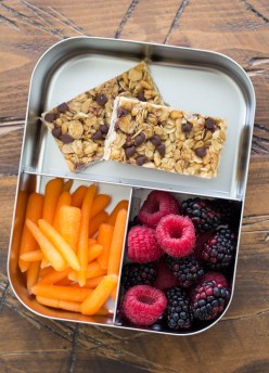 The BEST homemade chewy chocolate chip granola bars recipe! These bars are an easy make ahead healthy snack for kids. They are freezer-friendly and gluten free-friendly.