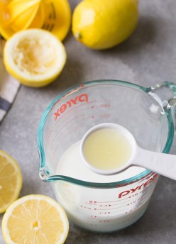 How to make buttermilk with milk and lemon juice.