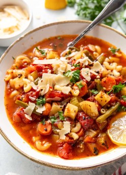 best instant pot soup recipes, instant pot minestrone soup served with lemon, parmesan and parsley